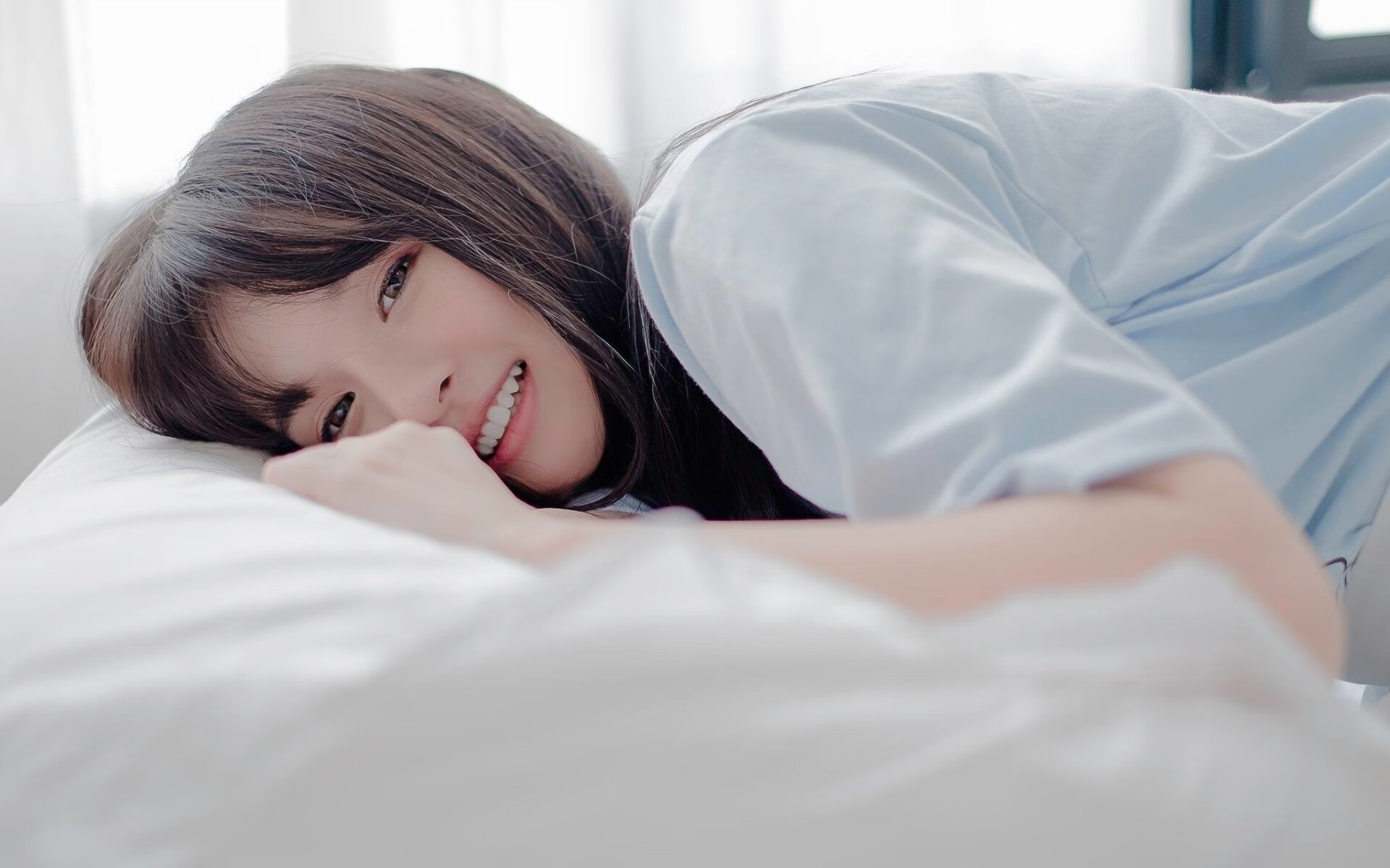 球员团结应对意外，女足比赛惊险不断，女足险胜