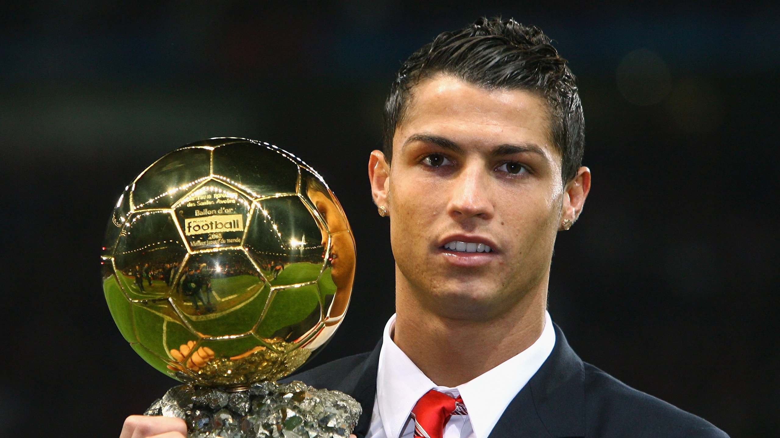 《英雄联盟》青训营：电竞新星的摇篮与残酷竞争，英雄联盟 青训