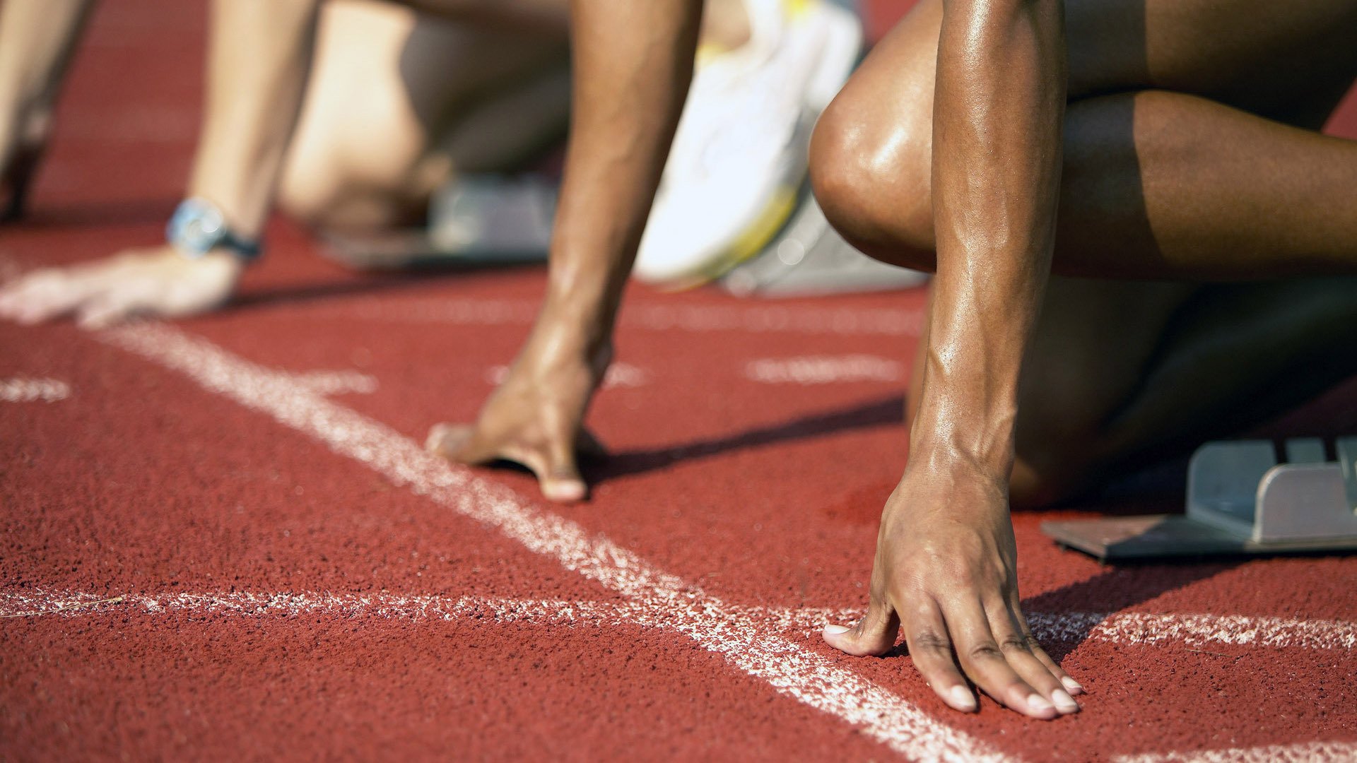 【视频解析】经典犯规事件中的规则应用与误判争议,犯规程度