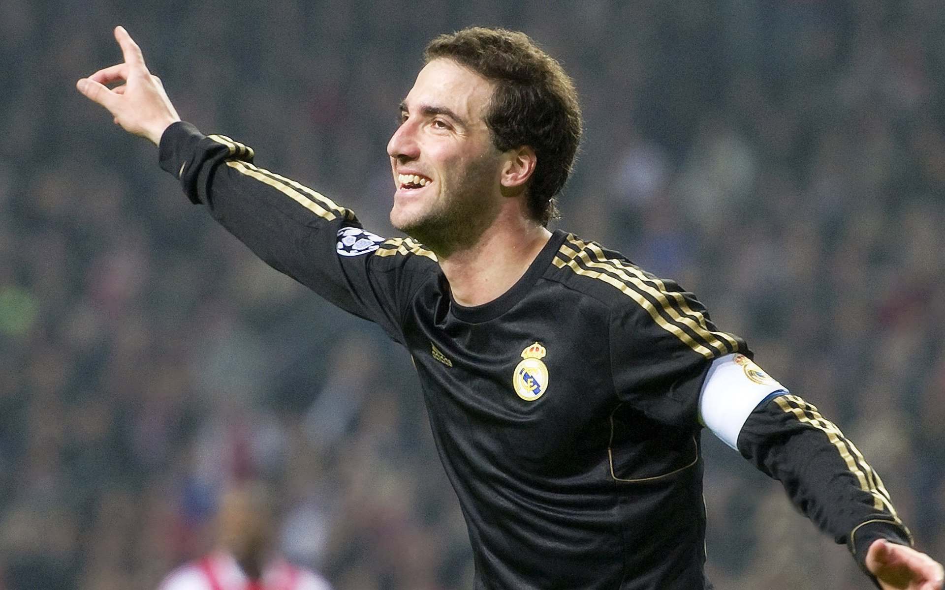 巴西男足在预选赛中失去奥运资格，巴西男足夺冠拒穿中企赞助领奖服